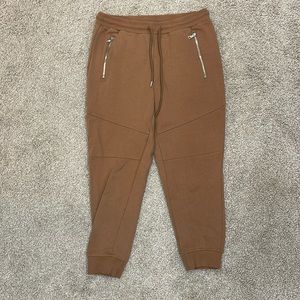 Nova Men large joggers